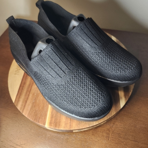 Black Women's Slip-On Shoes - Picture 4 of 6